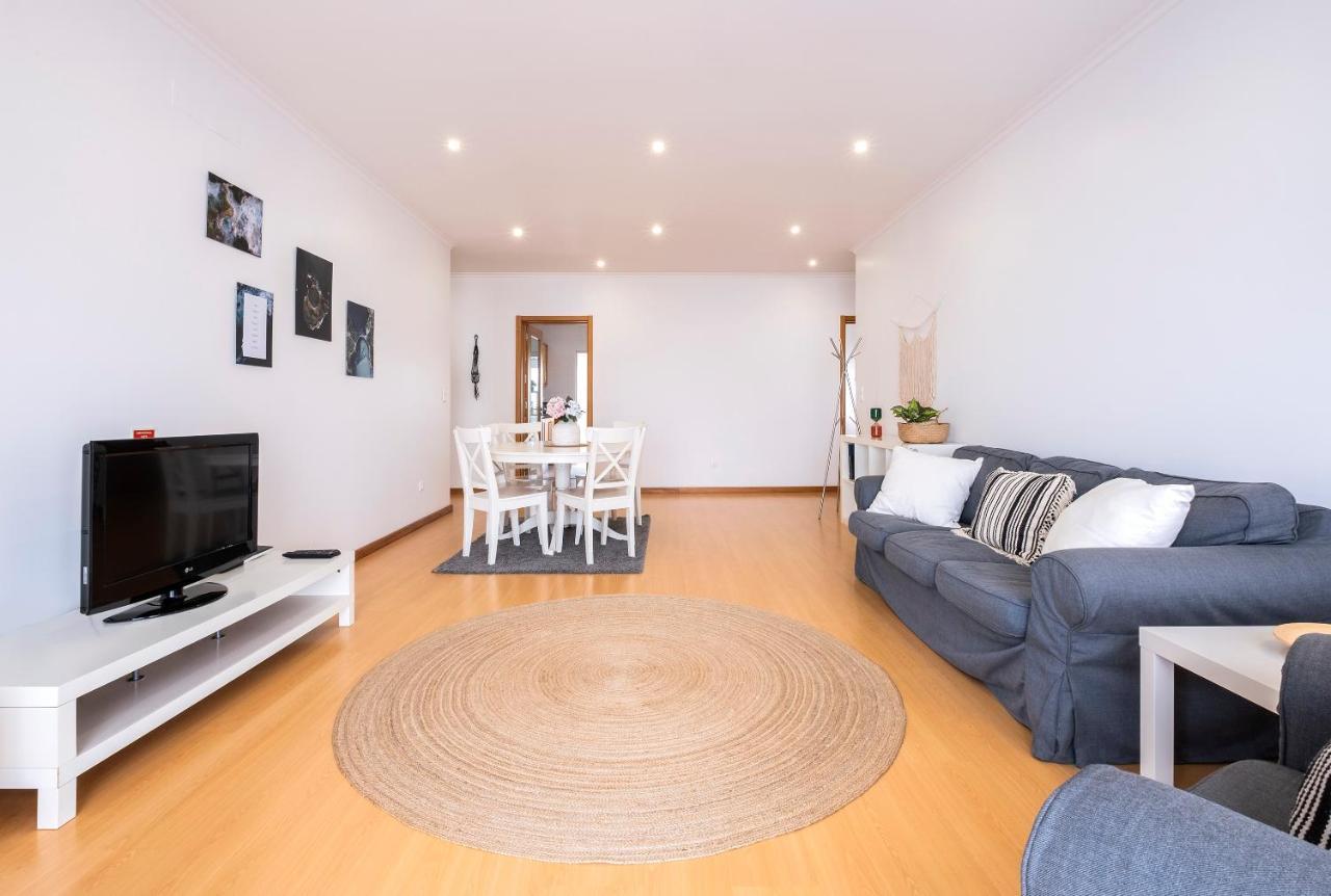 Paim Apartments 蓬塔德尔加达 外观 照片