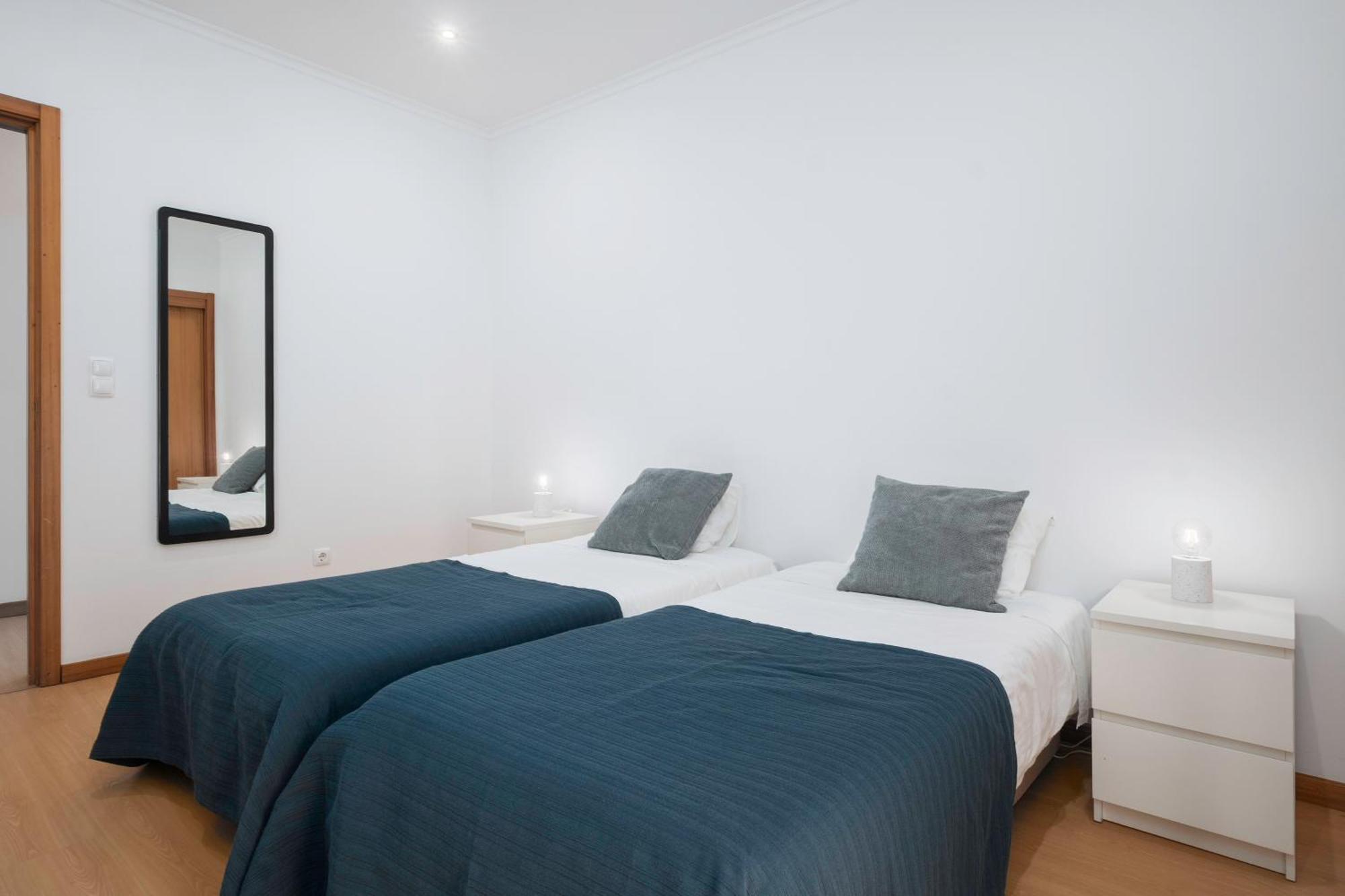 Paim Apartments 蓬塔德尔加达 外观 照片