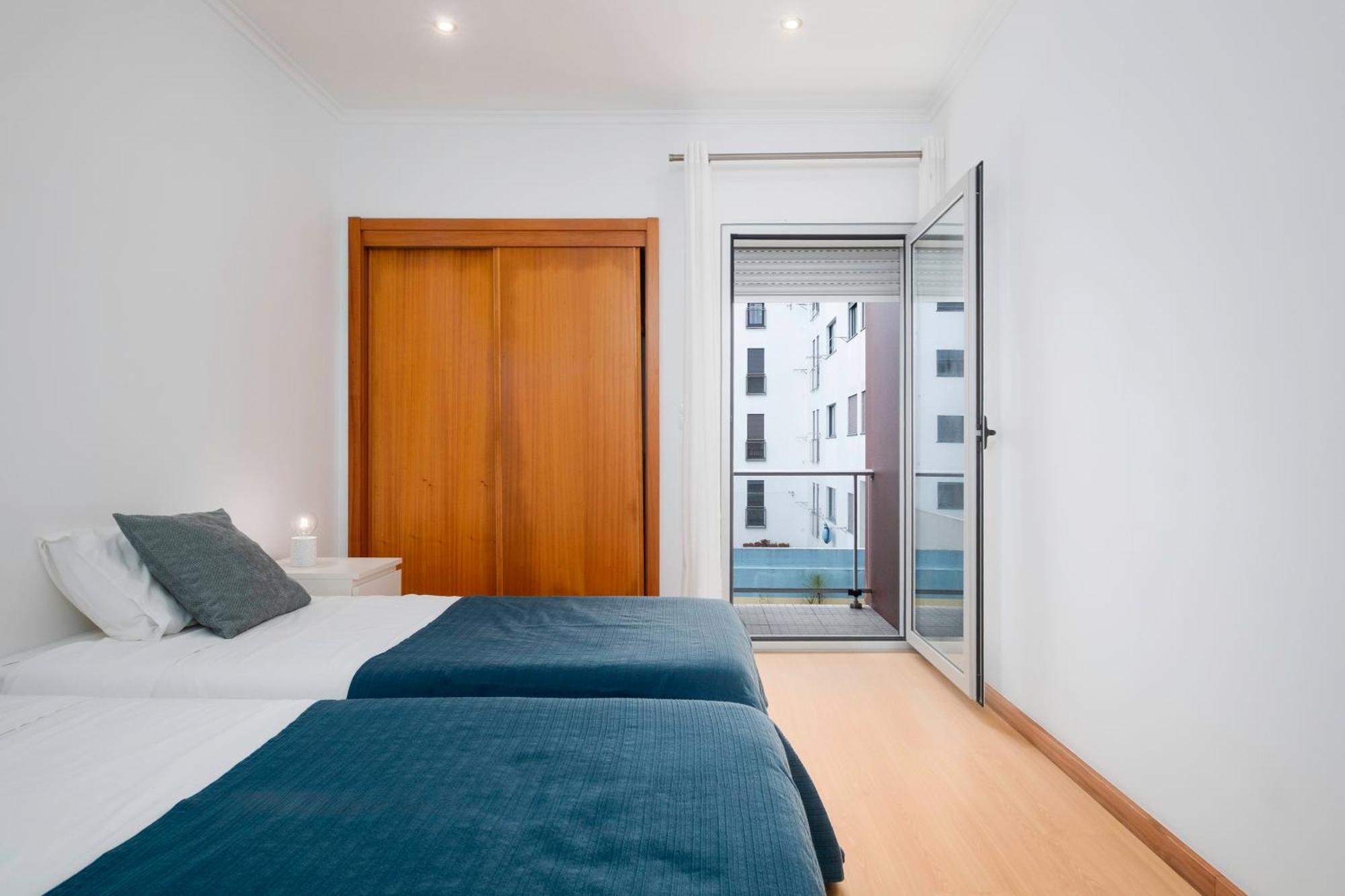 Paim Apartments 蓬塔德尔加达 外观 照片