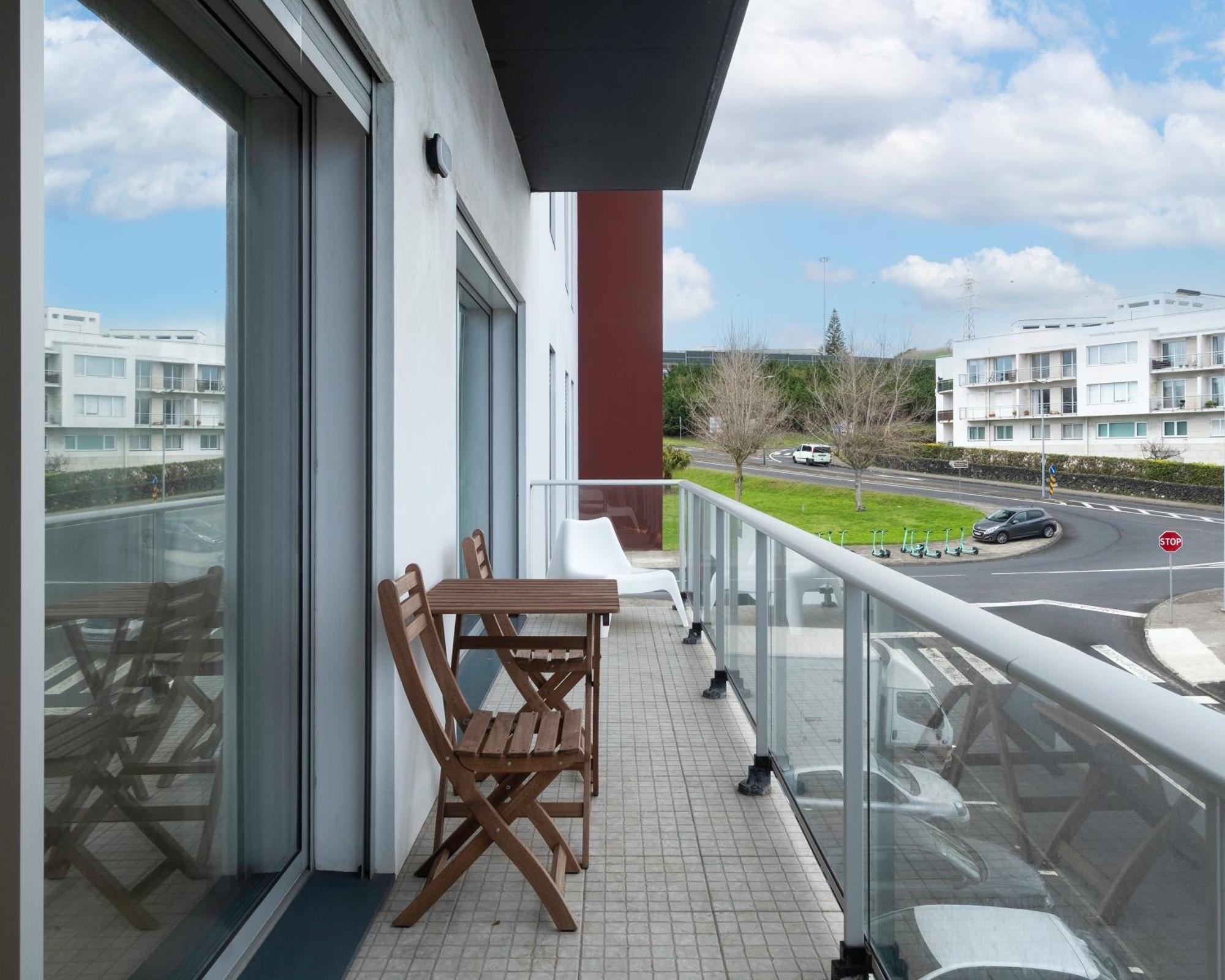 Paim Apartments 蓬塔德尔加达 外观 照片